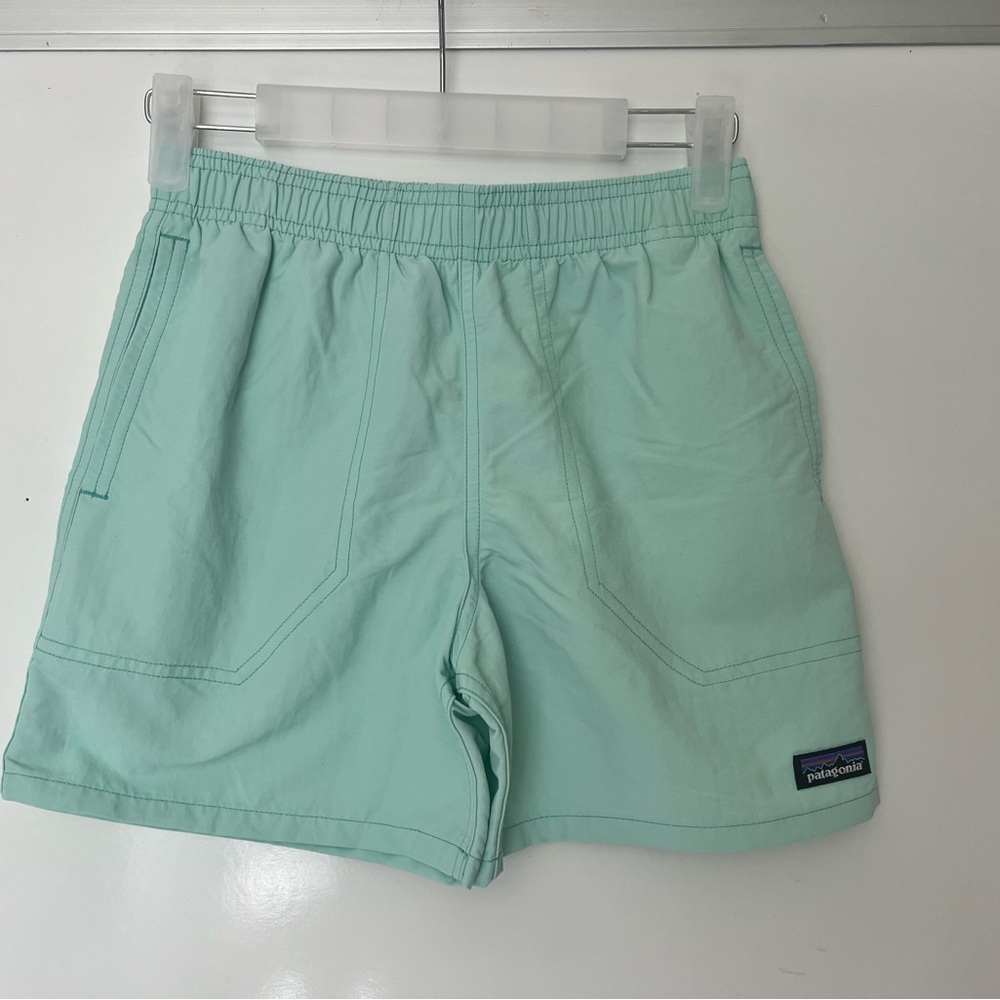 Patagonia Kids M (10) Baggies™ early teal color 5” (NWT)